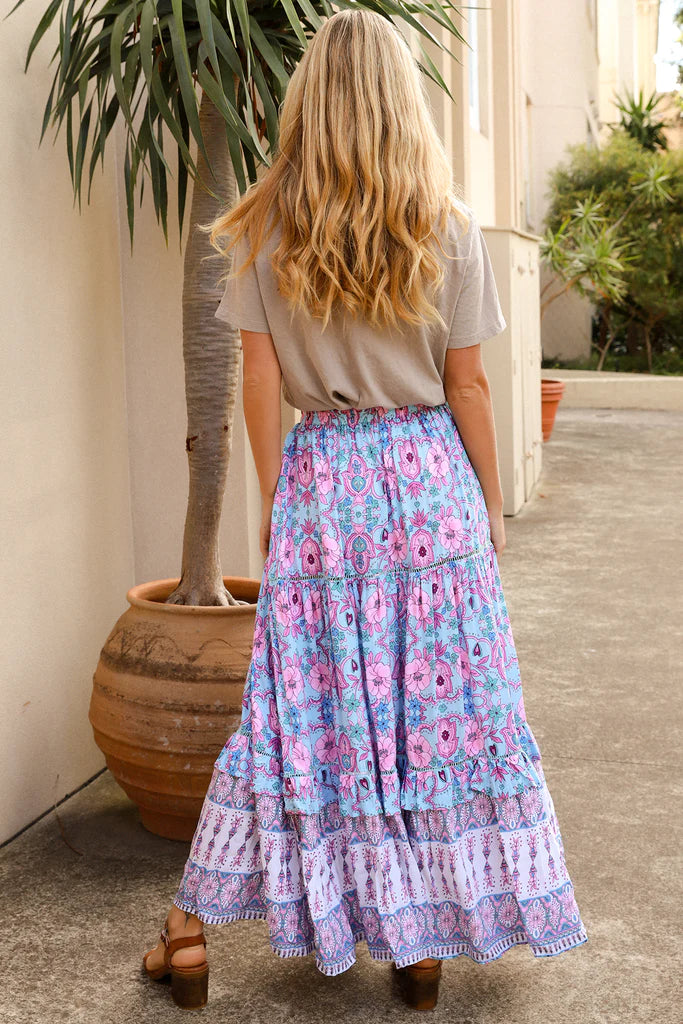 Experience modern-day femininity in the Elena Maxi Skirt. Crafted from soft fabric, this beautiful ensemble displays subtle drawstrings and an elasticated waist for luxurious comfort. Boasting an elegant maxi length and a chic boho style, your wardrobe will thank you for its timeless addition.