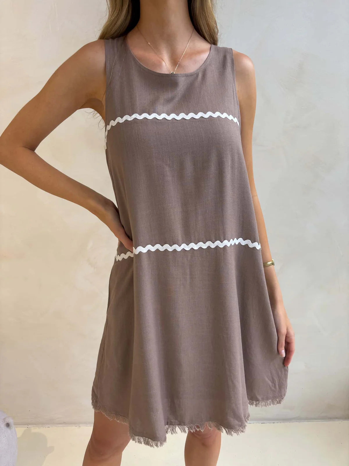 Freya Dres - Ric Rac Taupe