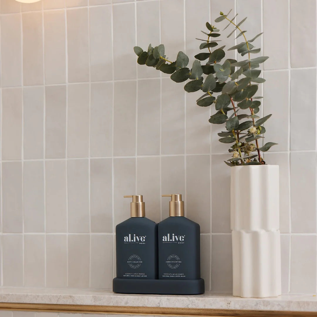 The al.ive body Coconut & Wild Orange Hand & Body Wash/Lotion Duo contains a luxurious blend of naturally derived ingredients, fortified with essential oils and native botanical extracts.