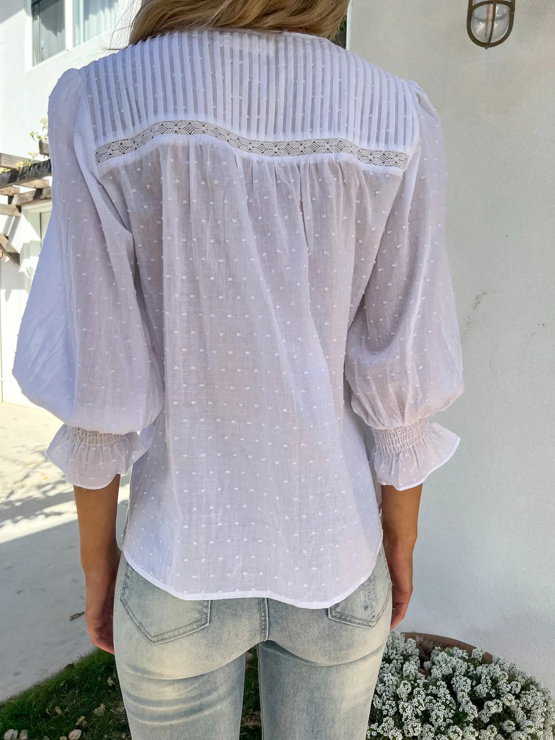 Chic White Laced Blouse