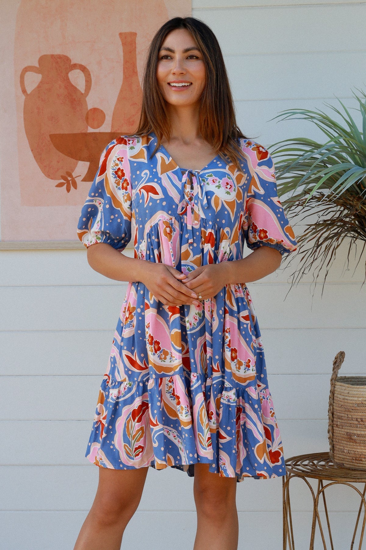 Put the sunshine back into your wardrobe with the Lila Mini Dress! With elasticated sleeves, drawstring tie up and tiered style, this cute dress is sure to be a show-stopper on your next night out. Let your inner ray of light shine, and look fabulous in Lila! 🌞