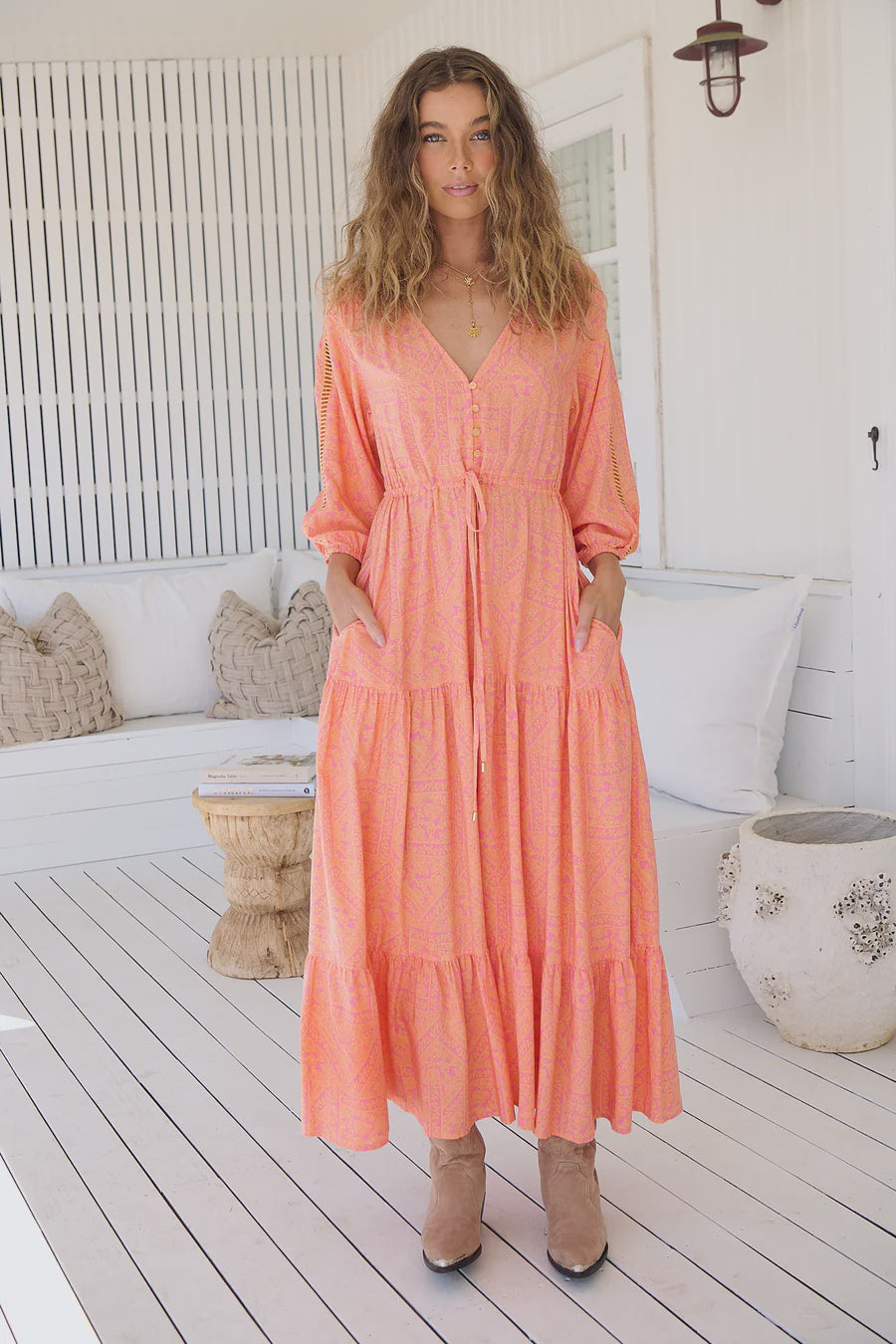 Paloma Paradise Collection - Jaase

This feminine style is the ultimate in romantic boho with this floaty full length full circle hem and button down bust. The waist provides a stunning shape with crochet trims for that little bit extra .&nbsp;