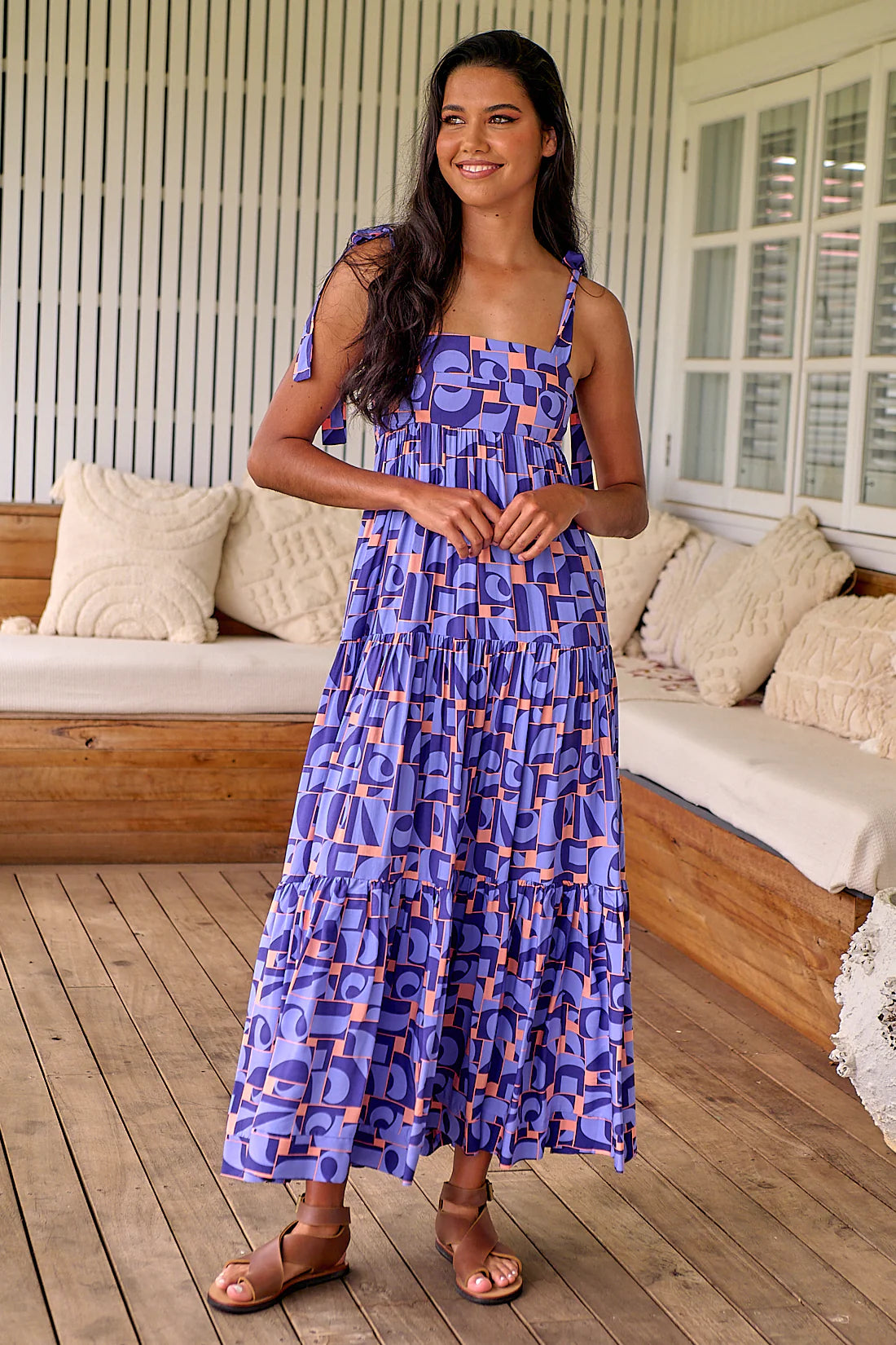 Make a statement in the Marley Maxi Dress. The babydoll waistline and tiered style lend the garment an effortless elegance, while the tie-up design at the shoulders and an invisible zip make for convenient fastening. With its Abbi print, this dress is the epitome of sophisticated luxury.