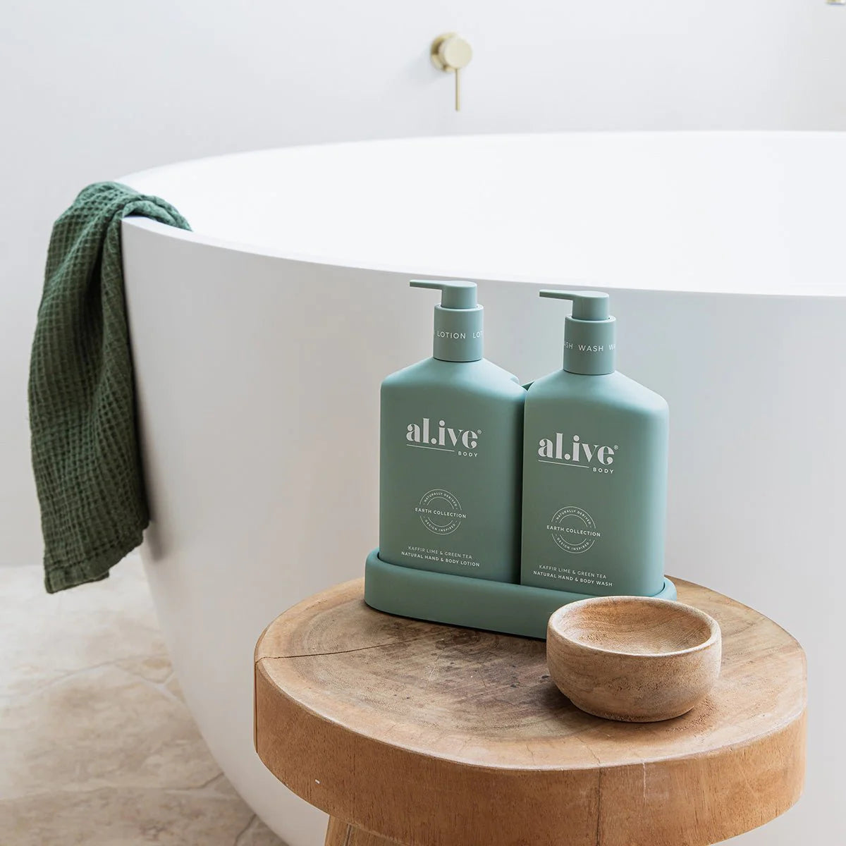 The Kaffir Lime & Green Tea Body Wash/Lotion Duo from al.ive body is an exquisite mix of natural ingredients plus essential oils and native botanical extracts to pamper your skin! Enjoy this beautiful best selling duo in metallic for our Christmas edition